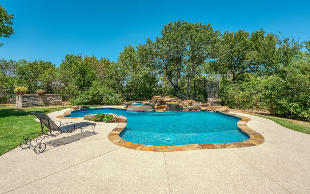 How Long Do Gunite Pools Last? (From Pool Experts)